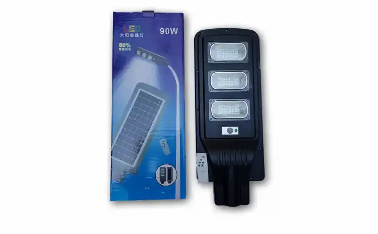 Discount Proiector cu panou solar 90W senzor miscare si lumina telecomanda
